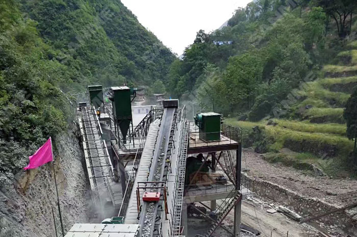 西安中材時產300噸石灰石破碎生產線